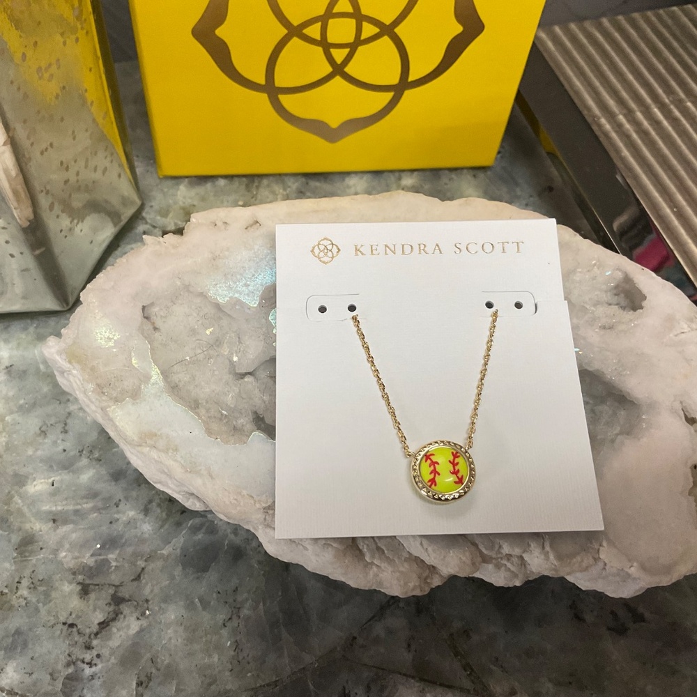 Kendra Scott Softball Gold Short Pendant Necklace in Chartreuse Magnesite - Picture 6 of 6
